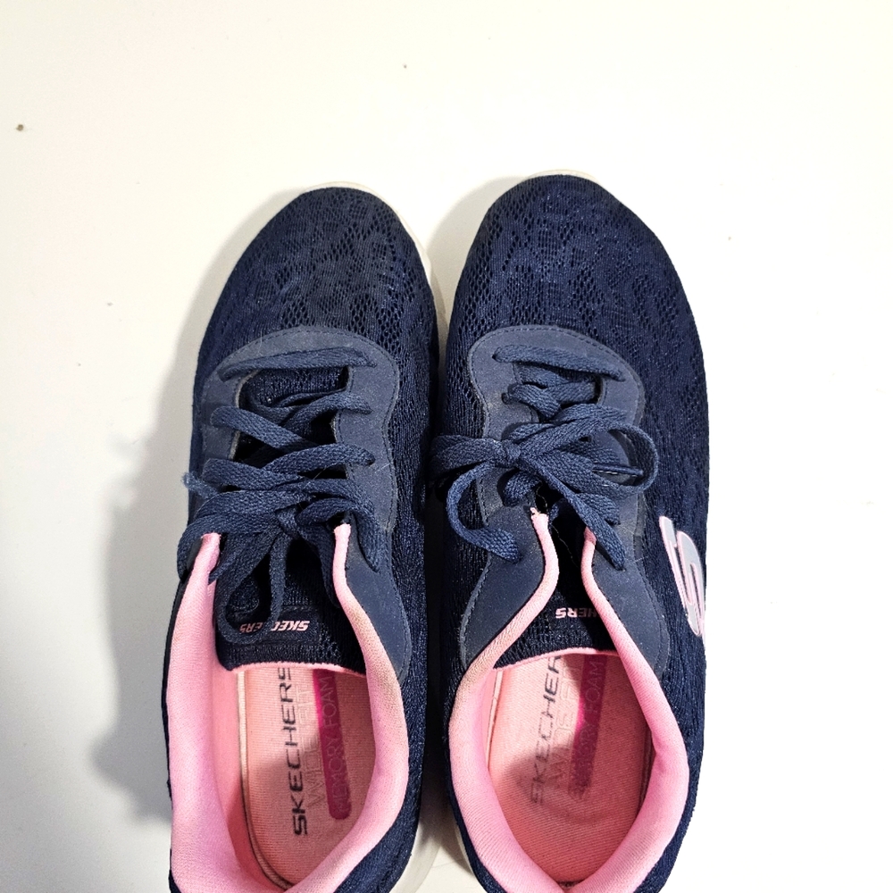 Sketcher Walkers with memory foam wide width